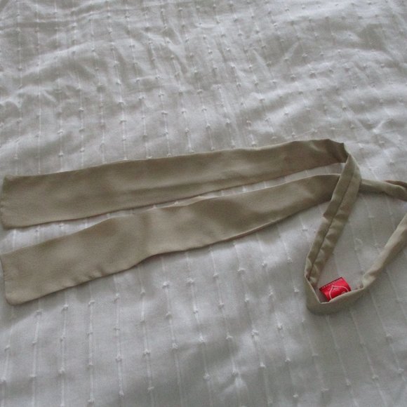 Tan skinny scarf/tie - Picture 2 of 4